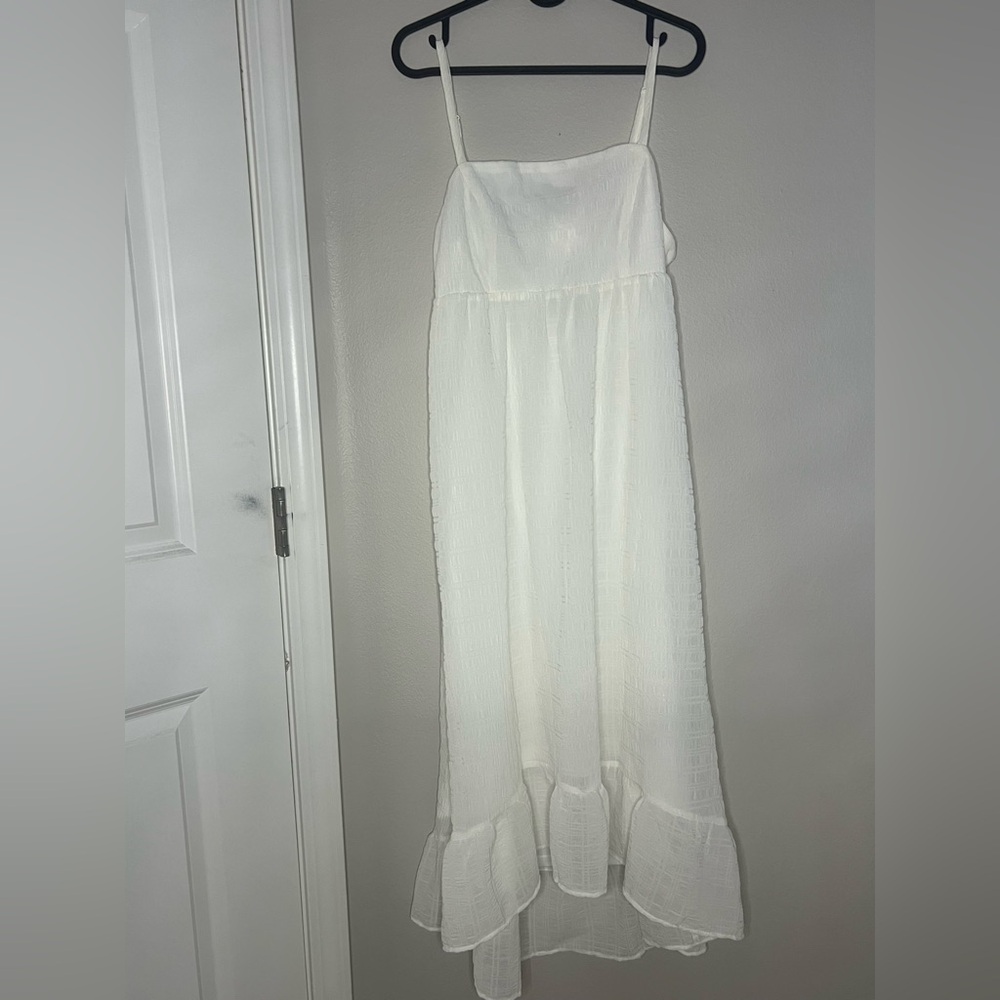 NWT | H&M | 🤍White High Low Maxi Dress with Tie Back and Ruffle Hem 🤍